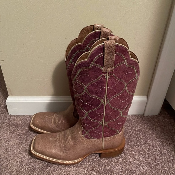 Ariat Square Toe Cowboy Boots - Picture 2 of 2